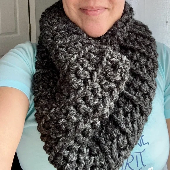 Handmade Neck Warmer-Scarf - Picture 1 of 3